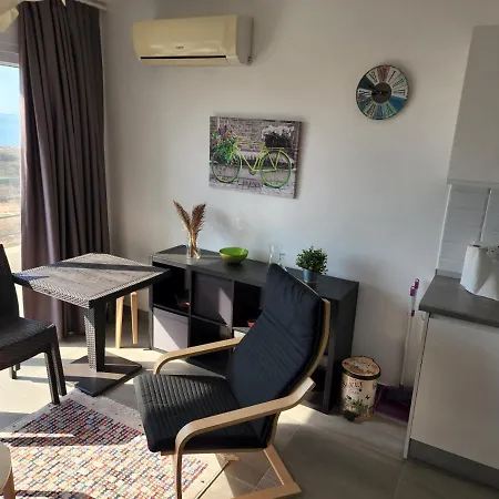 Flat 150 M To In Yeni Iskele * Trikomo