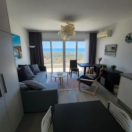 Flat 150 M To In Yeni Iskele Apartment